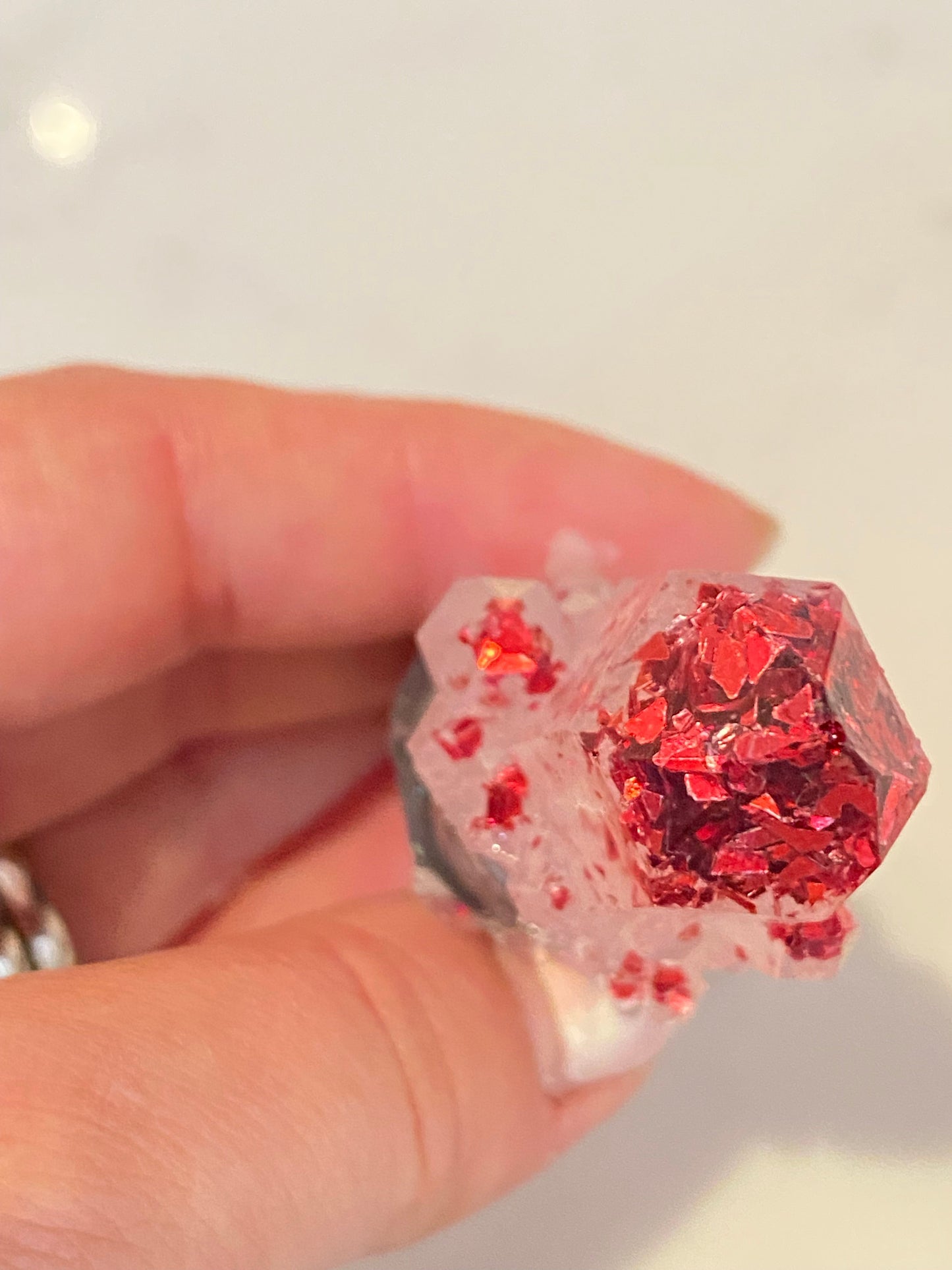 Christmas wine topper - red sparkle