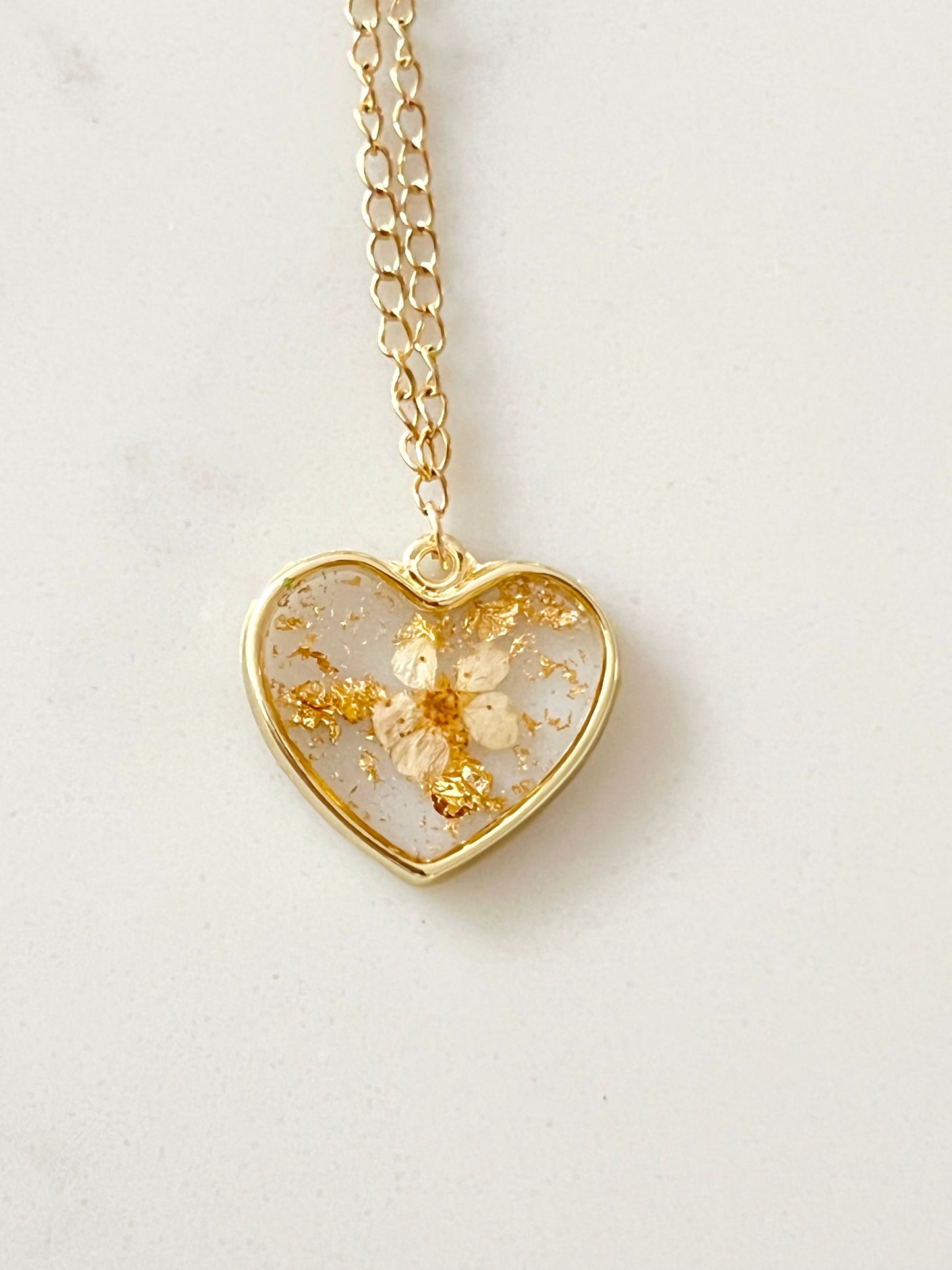 Pressed flowers resin necklace