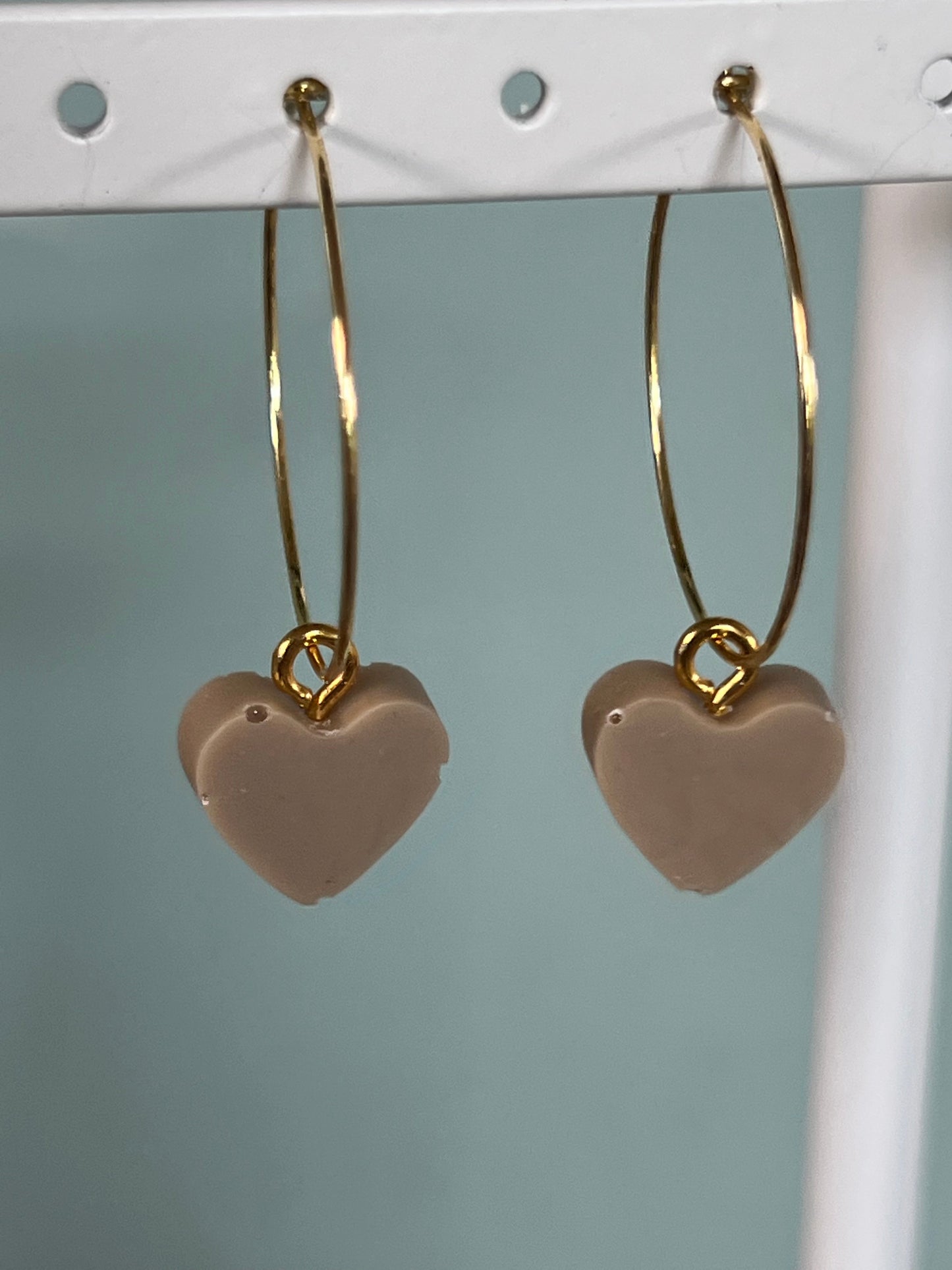 Latte beige mini resin heart earrings