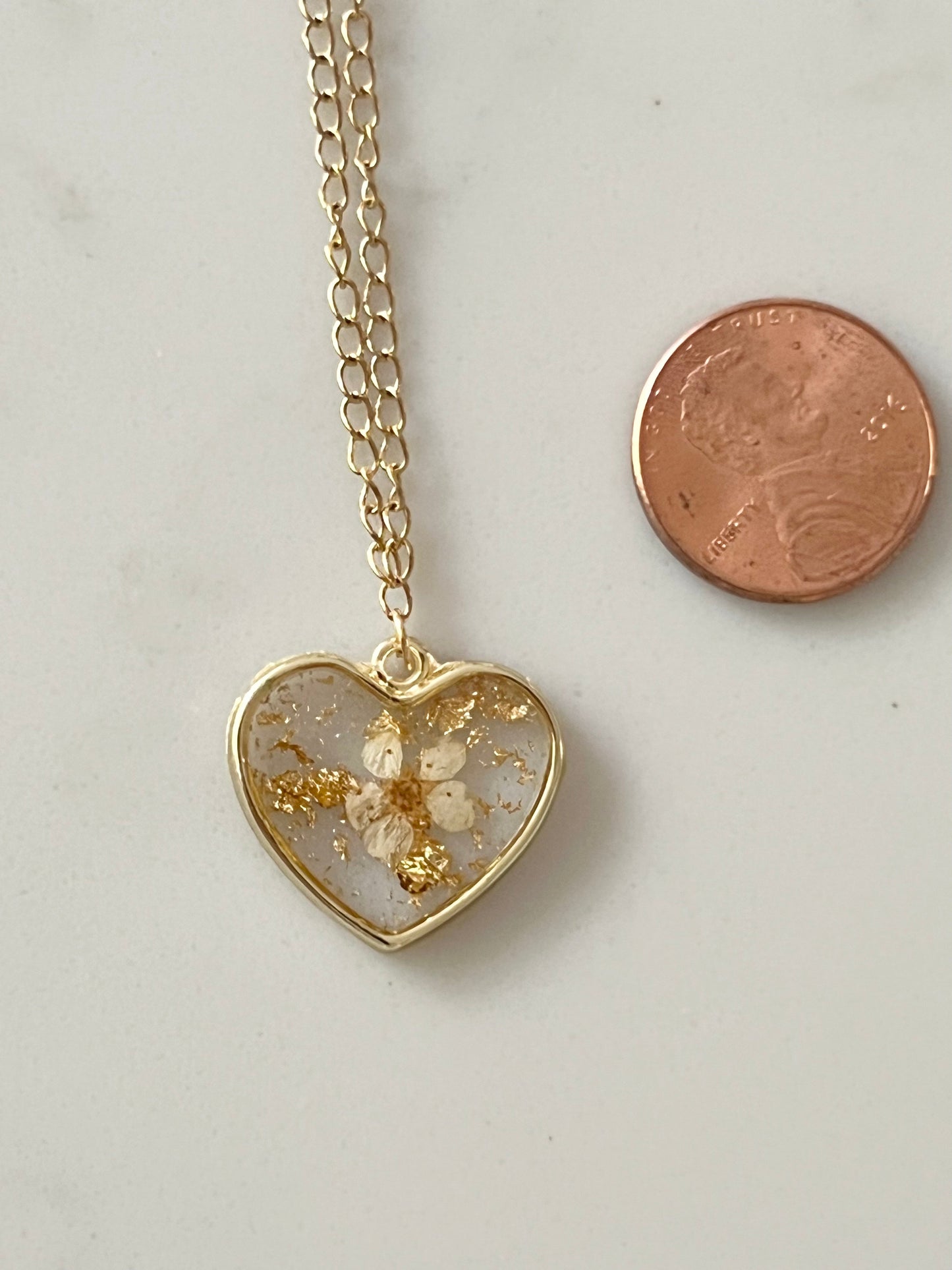 Pressed flowers resin necklace