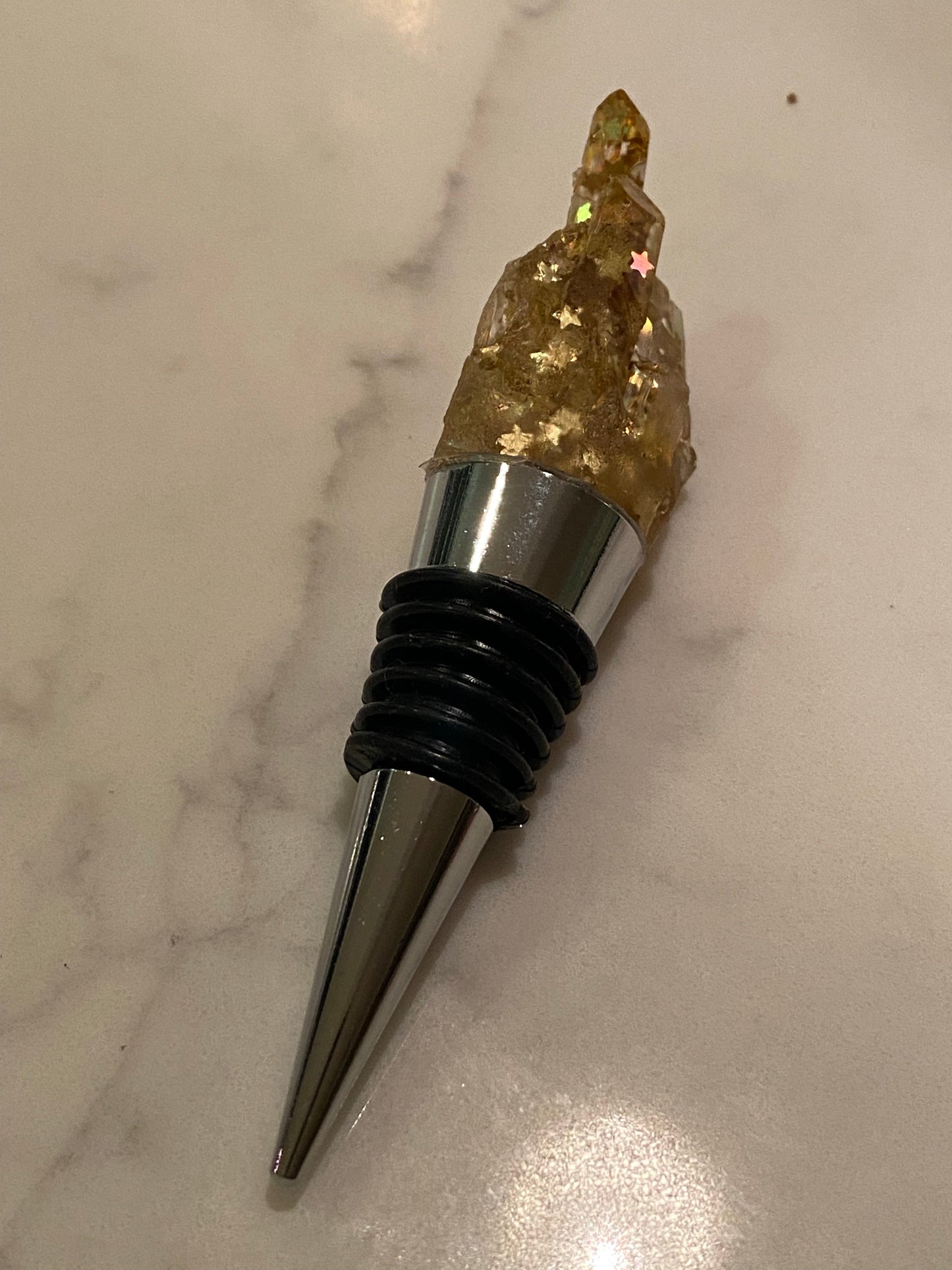 Gold star wine topper