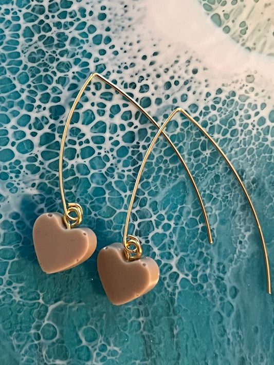 Latte beige mini resin heart earrings