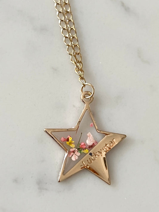 Pressed flowers resin necklace