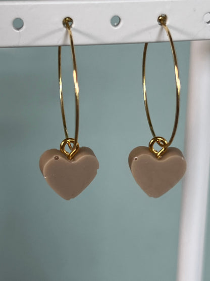 Latte beige mini resin heart earrings