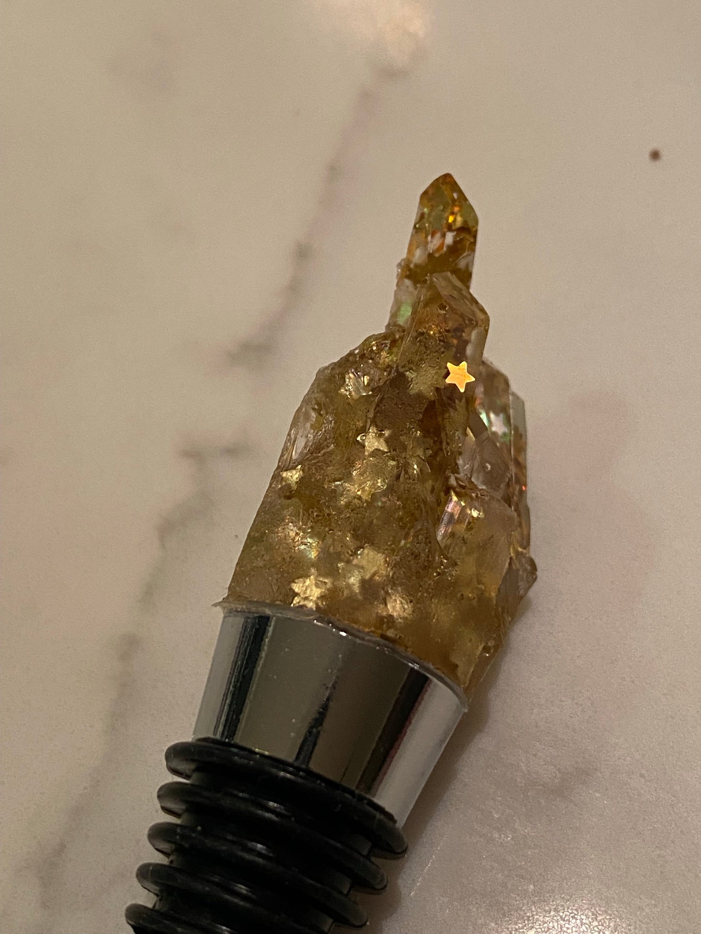 Gold star wine topper