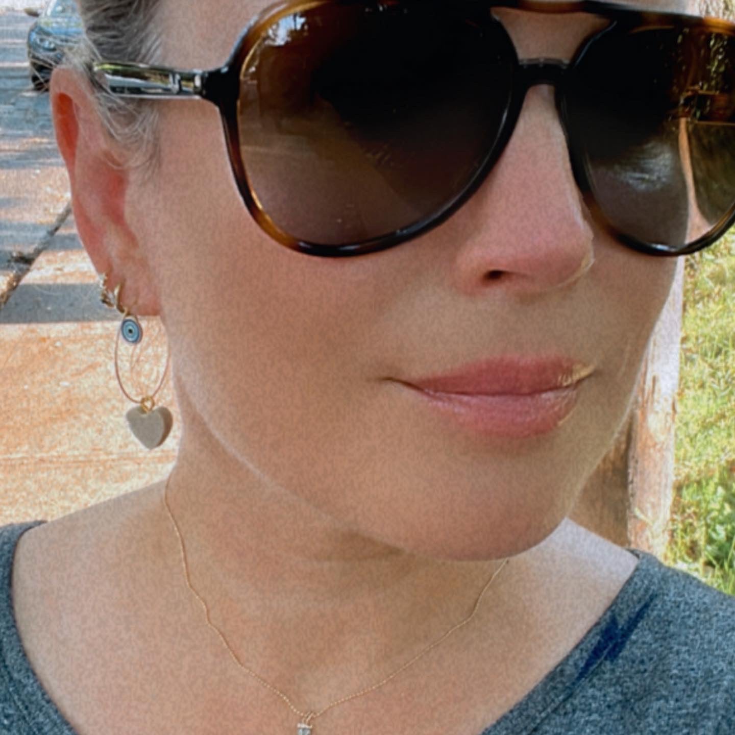 Latte beige mini resin heart earrings
